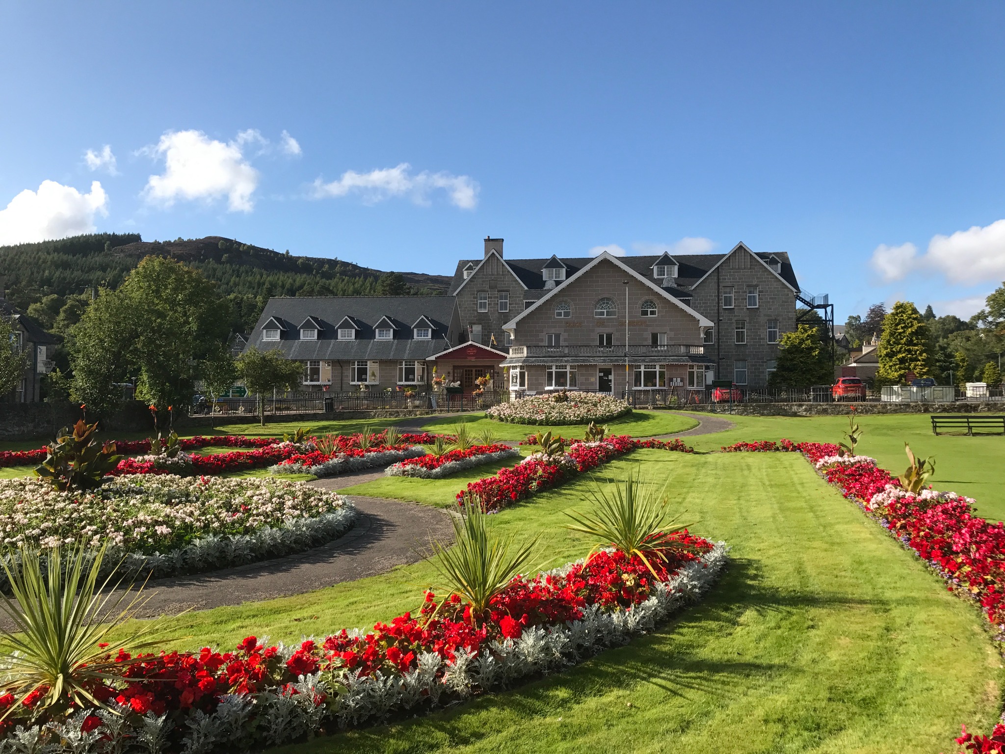 The Duke of Gordon Hotel beside Kingussie Memorial Gardens